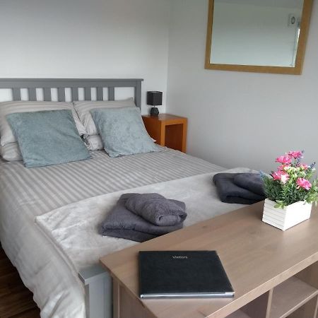Cleeves Cabins Arran Luxury Lodge With Hot Tub Dalry  Esterno foto