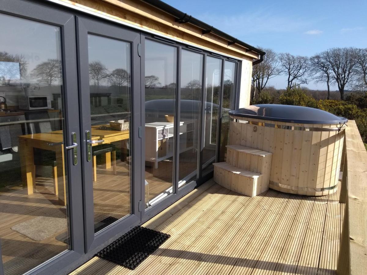 Cleeves Cabins Arran Luxury Lodge With Hot Tub Dalry  Esterno foto