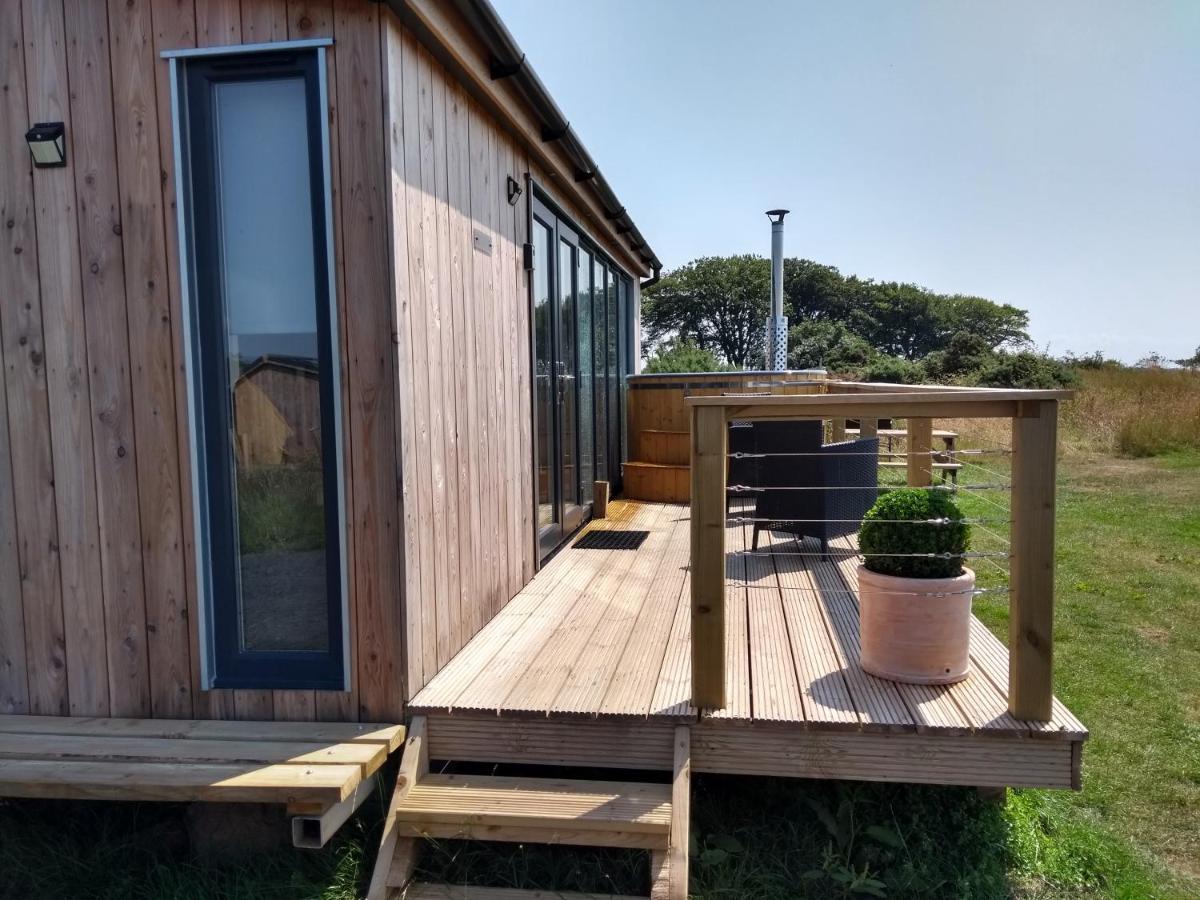 Cleeves Cabins Arran Luxury Lodge With Hot Tub Dalry  Esterno foto