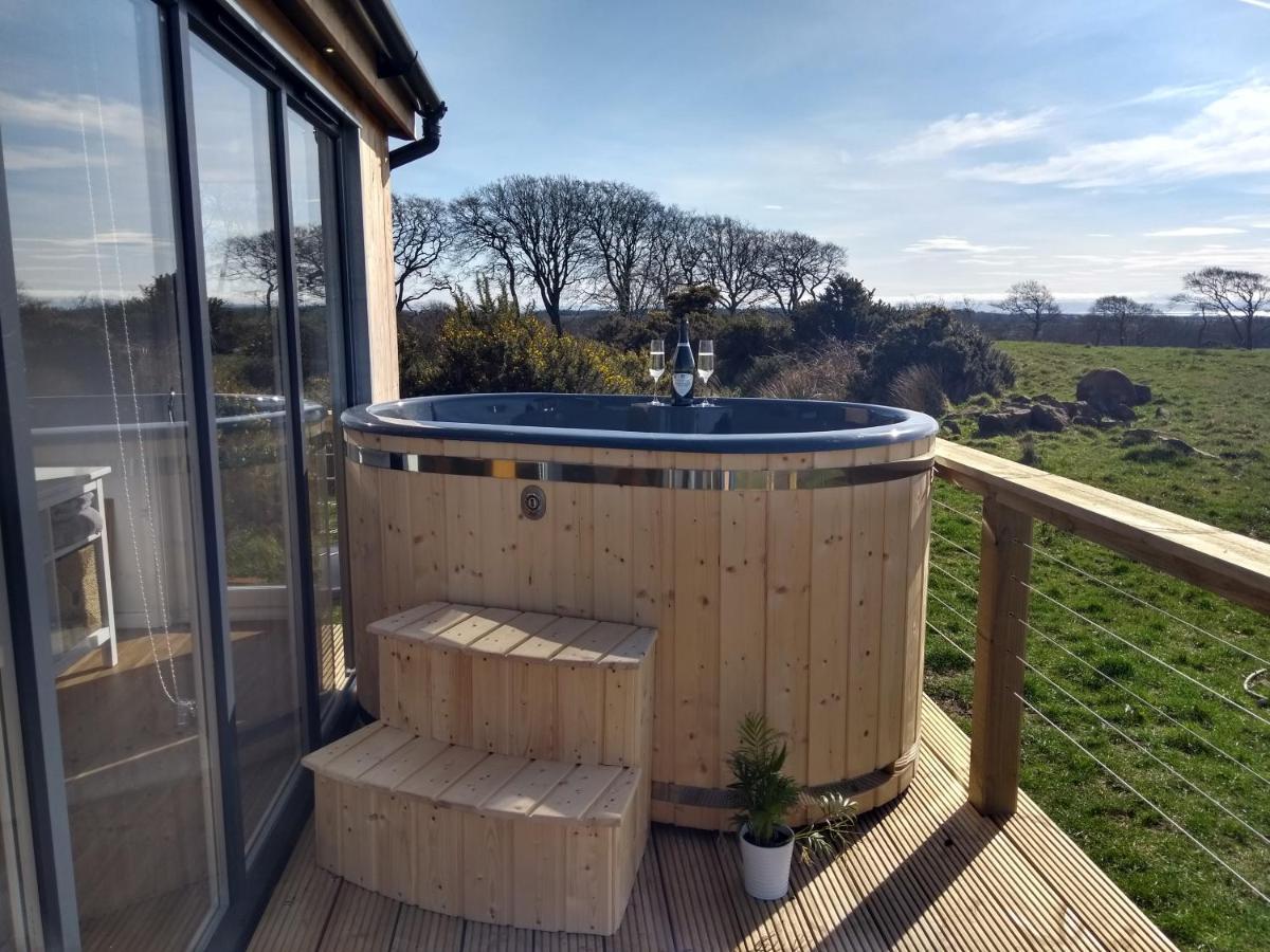 Cleeves Cabins Arran Luxury Lodge With Hot Tub Dalry  Esterno foto